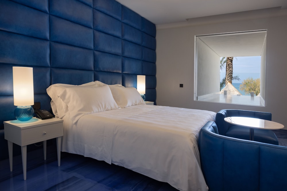 Suite 959