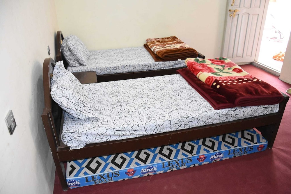 Standard Double Room - Photo 2