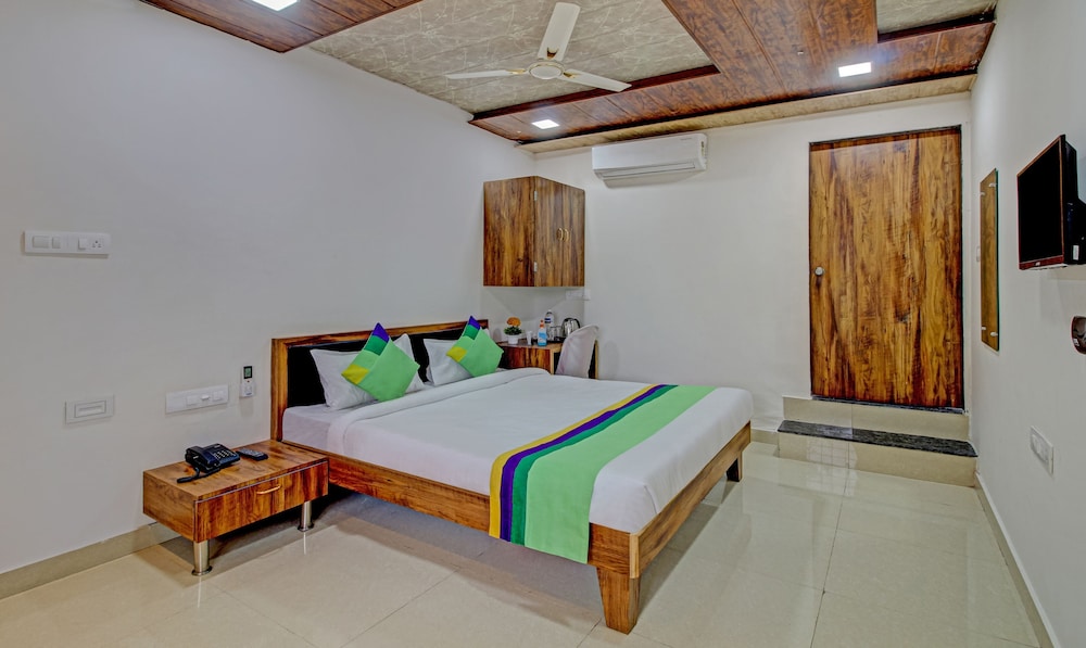 Deluxe Room - Photo 1