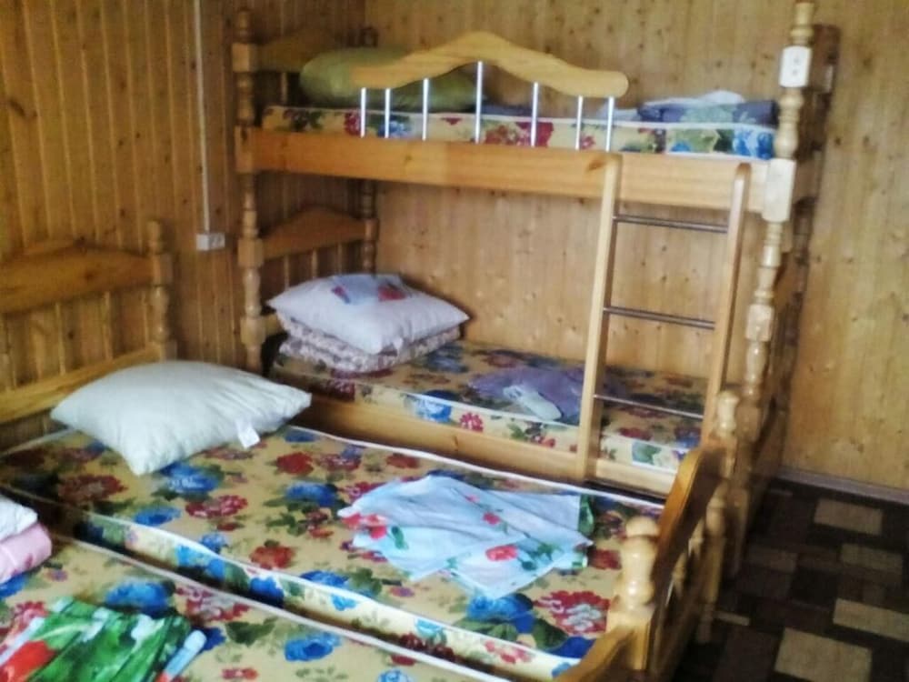 Bed in 8-bed Mixed Dormitory Room photo 2
