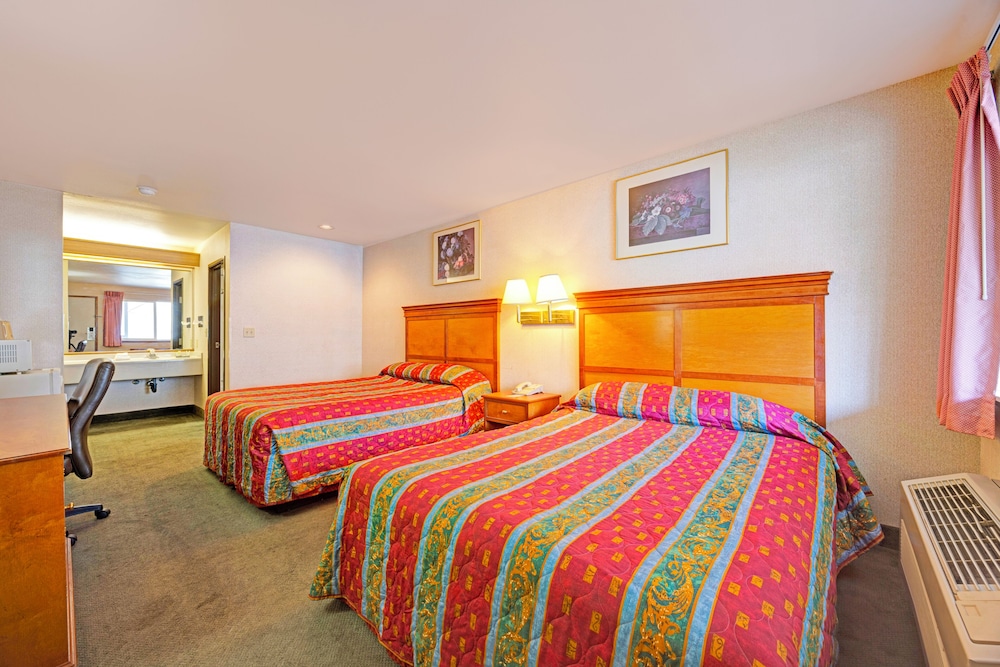 Room, 2 Queen Beds, Non Smoking