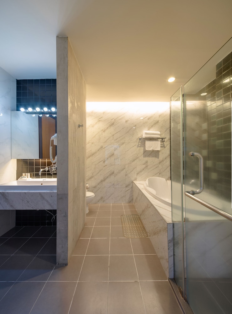 DARA Suite with Balcony - Photo 10