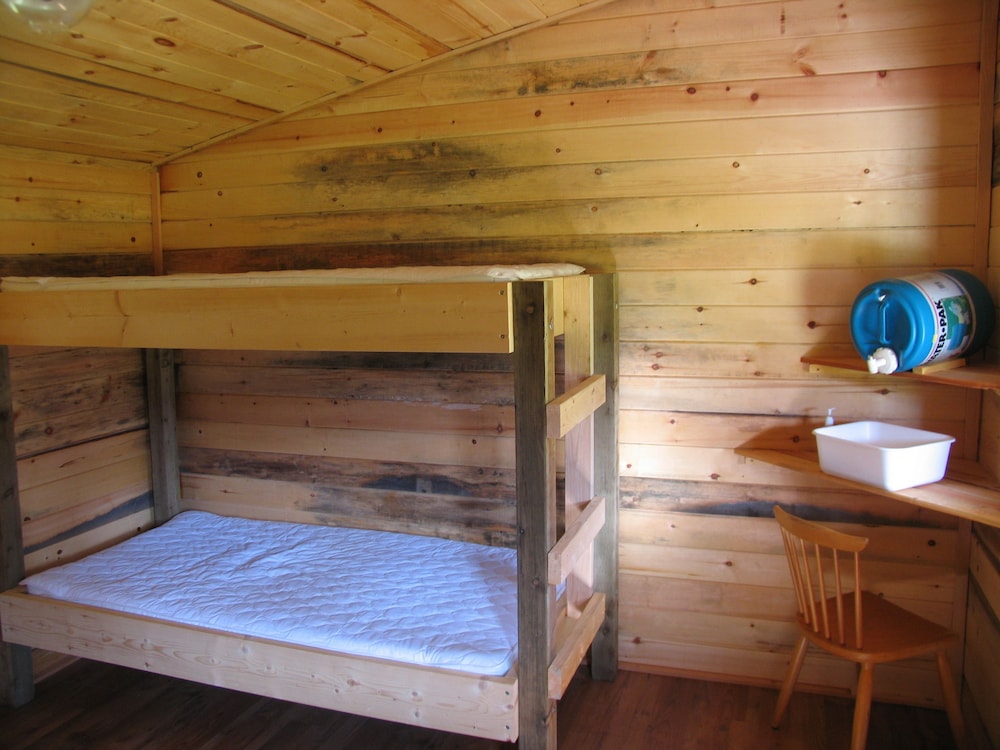 Economy Cabin photo 1