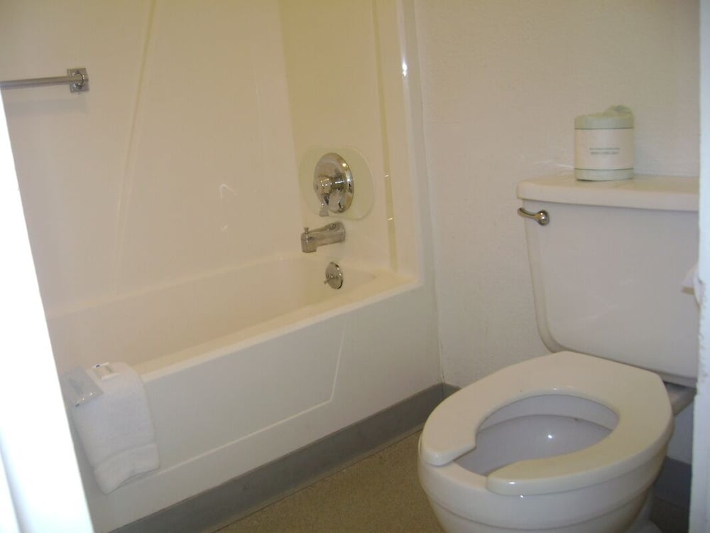 Standard Room, 1 Queen Bed, Accessible, Non Smoking photo 2