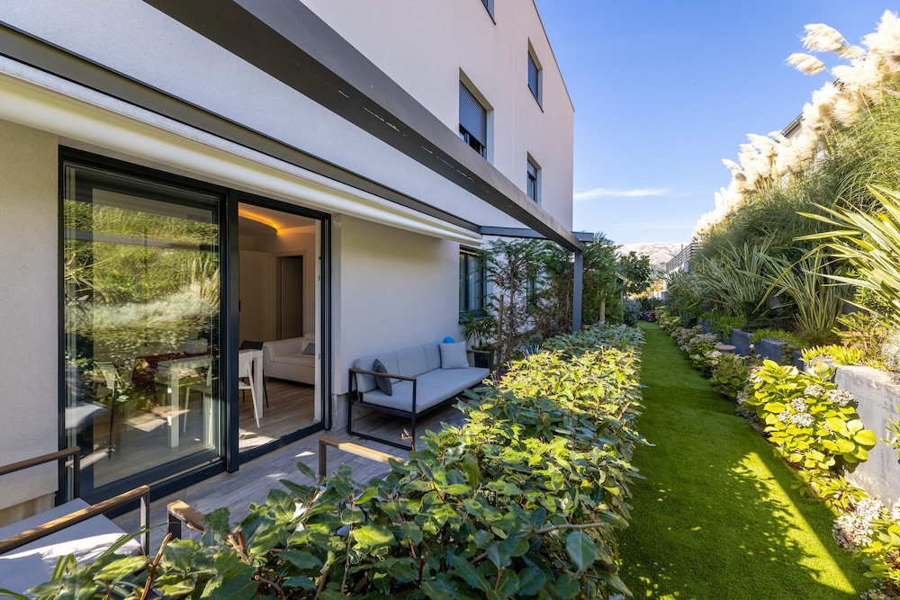 Classic Apartment, 1 Bedroom, Courtyard View