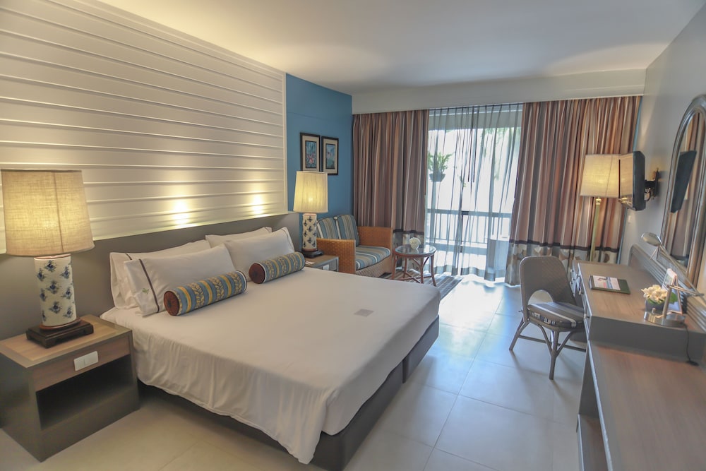 Tropical Superior (No View) King Bed