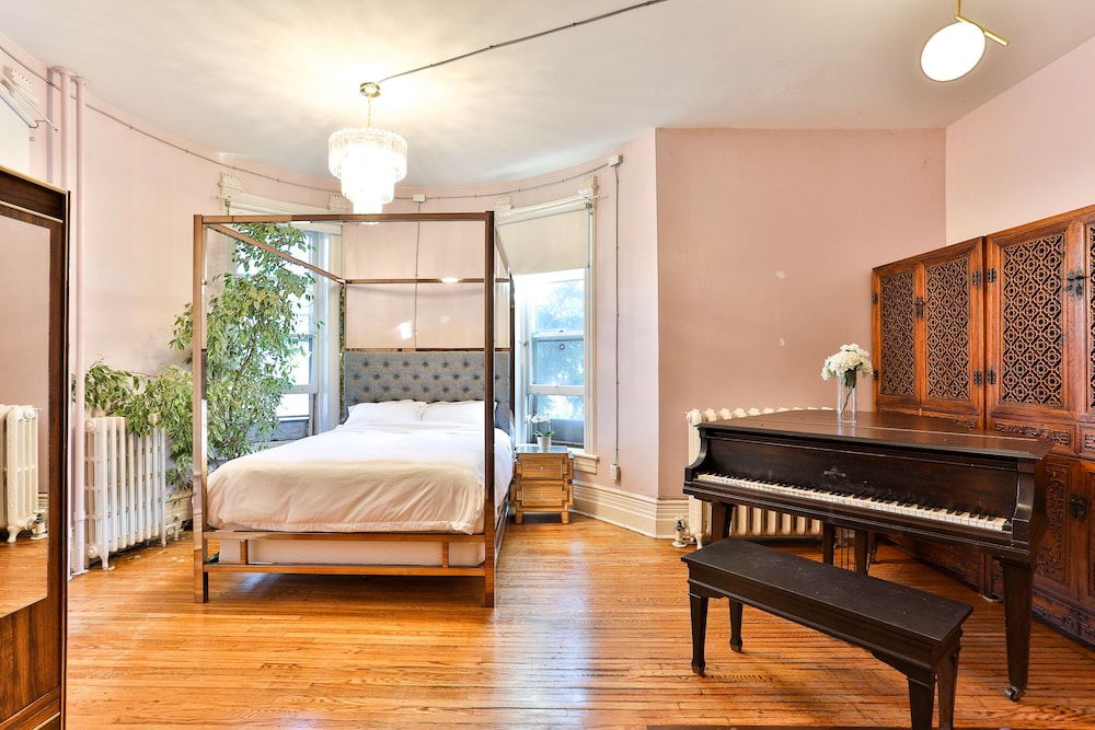 Classic Studio Suite photo 1