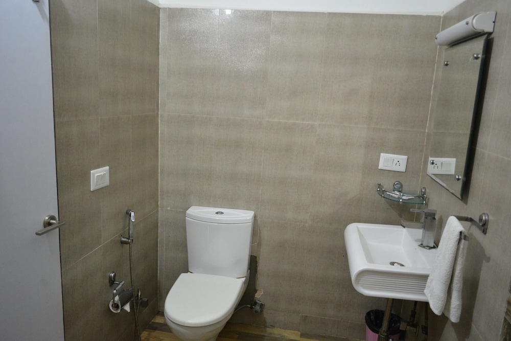 Deluxe Room - Photo 6