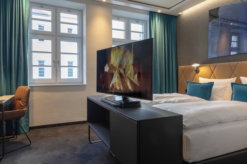 Room (SPECIAL ONE with a queen bed)