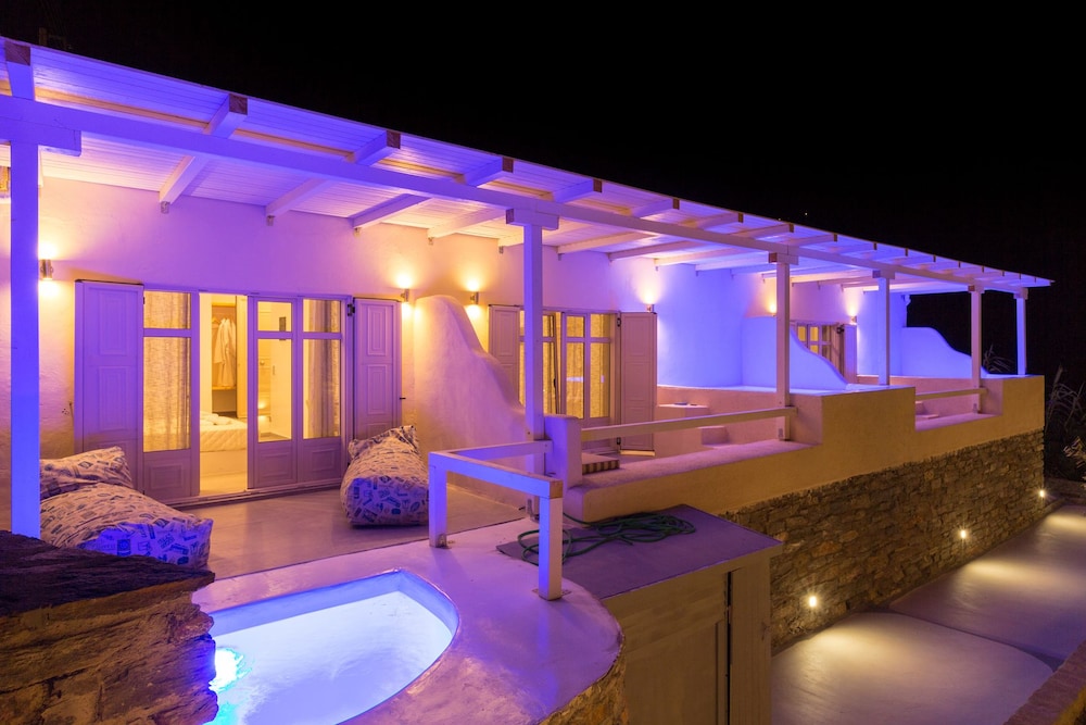 Superior Room with side sea view and mini plunge pool, up to 4 persons photo 2