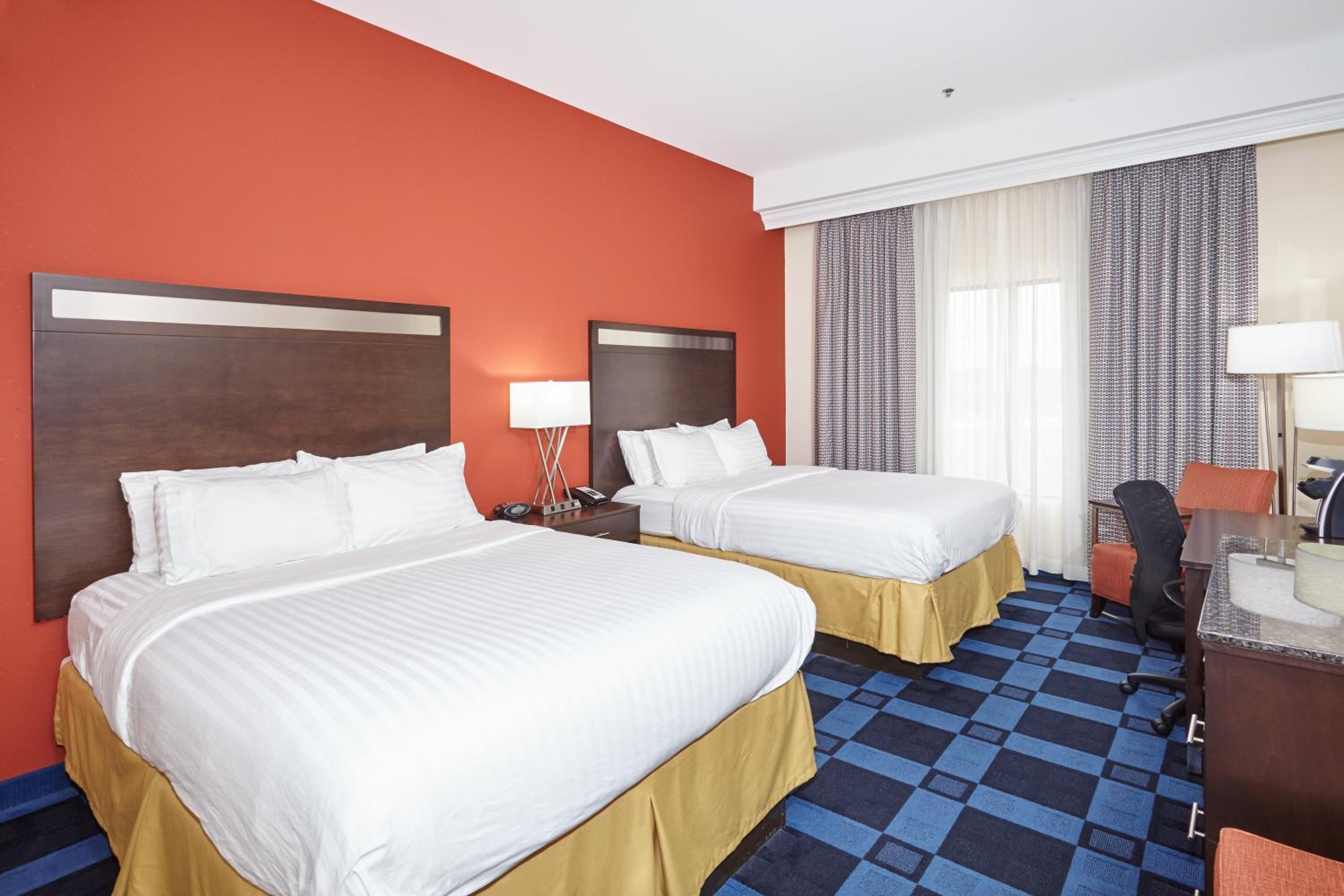 Standard Queen Room with Two Queen Beds - Communications Accessible photo 1