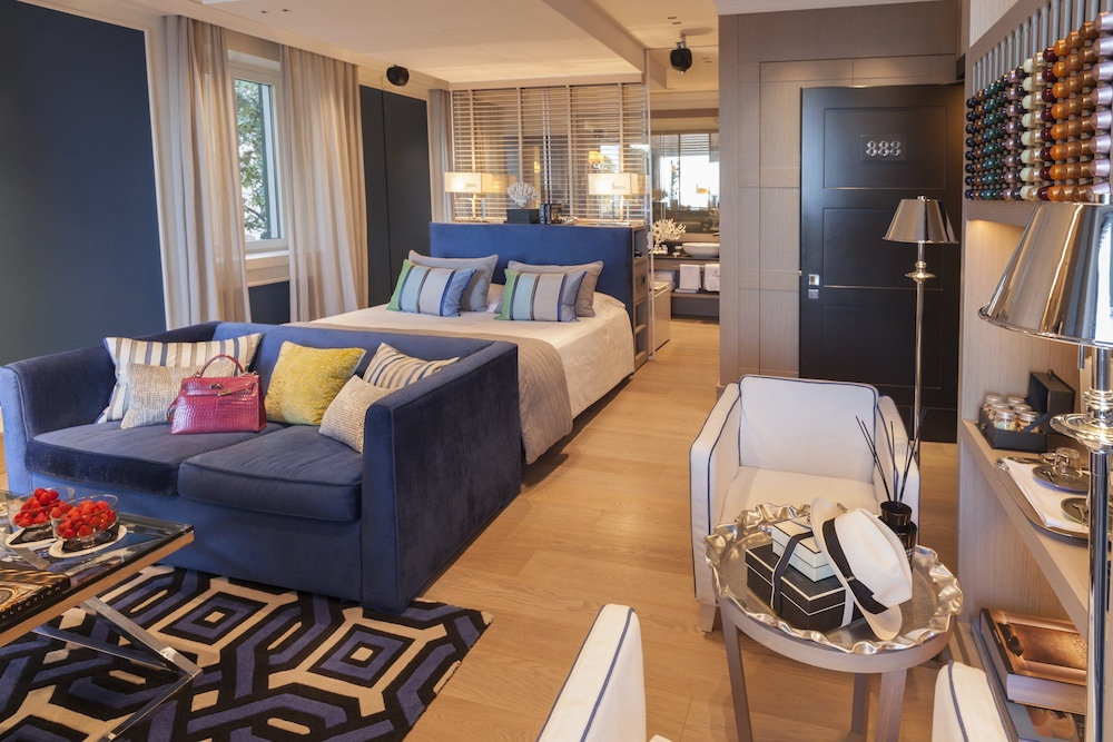 Suite, Hot Tub (Eight Suite) - Photo 2