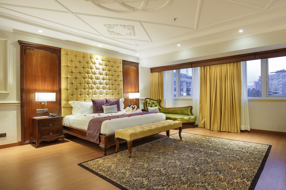 Royal Suite, 1 Bedroom, Pool View photo 1