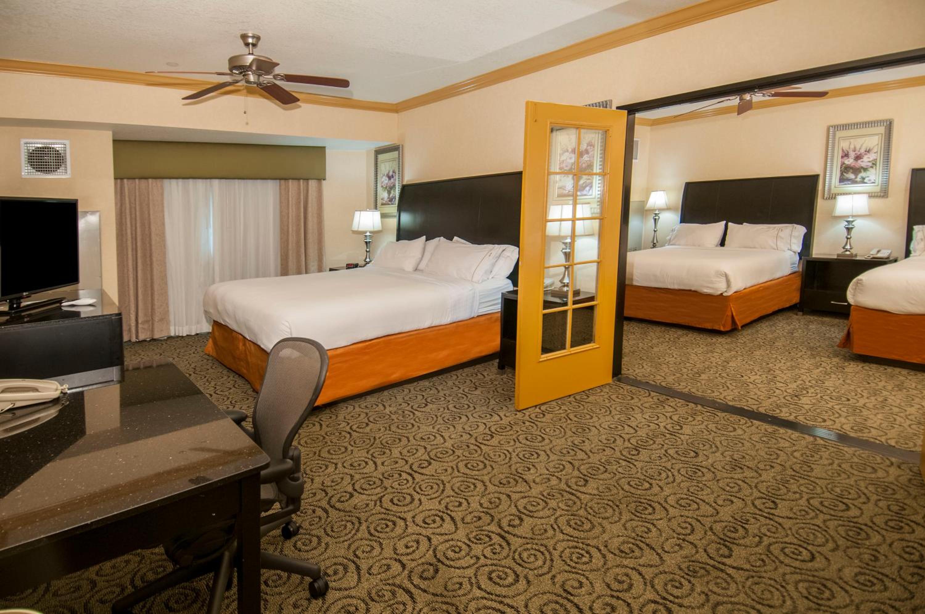 Executive Suite - Non-Smoking