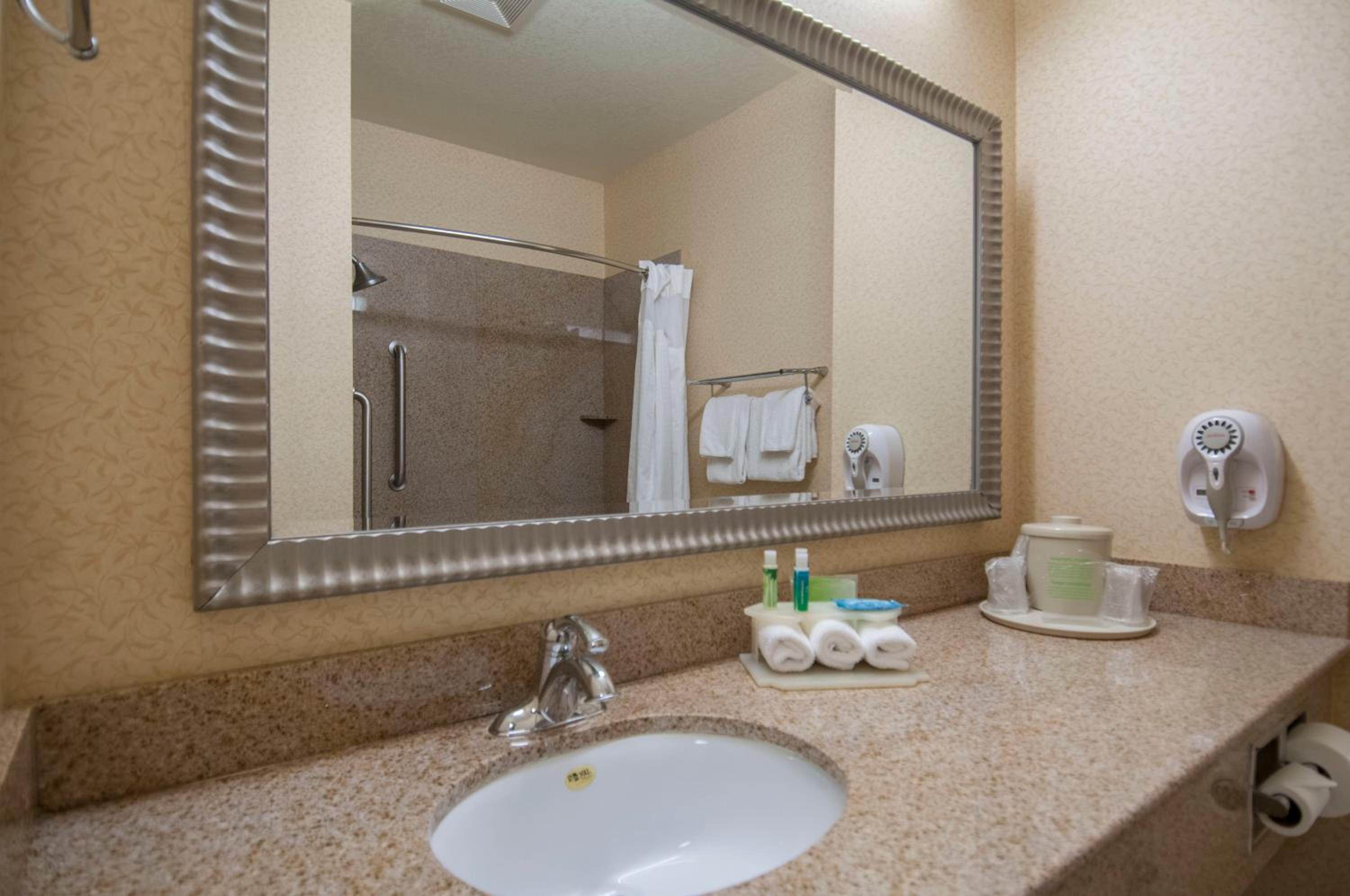 Suite With Two King Beds - Photo 2
