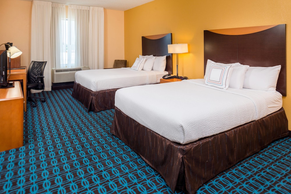 Room, 2 Queen Beds - Photo 1
