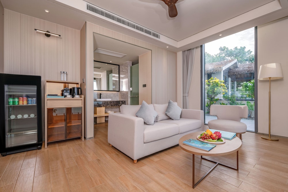 Panoramic Signature Sunrise Villa(Ground Floor) - Photo 2