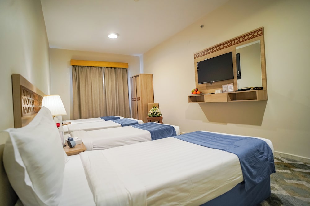 Quadruple Room - Photo 1