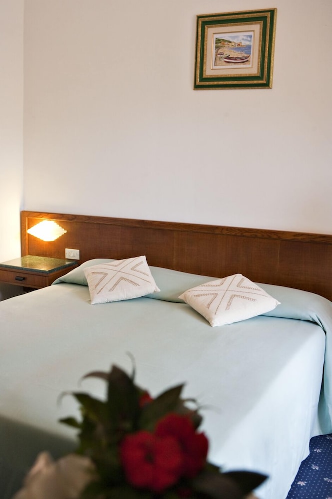 Economy Double Room photo 3