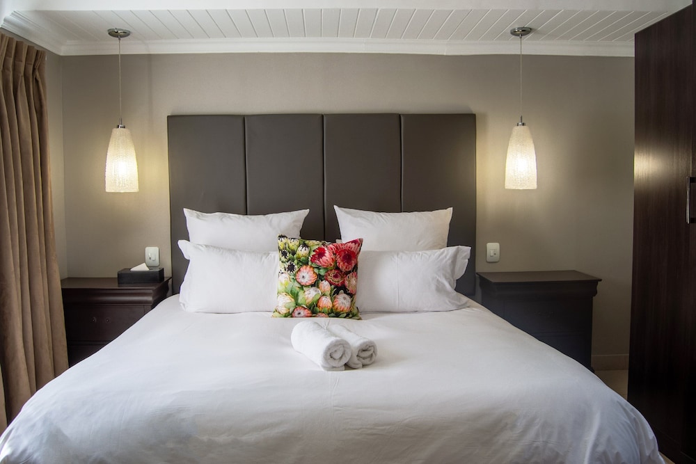 Executive Studio, 1 King Bed photo 2