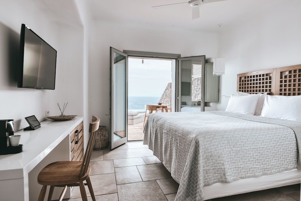 Junior Suite, Private Pool, Sea View - Photo 2