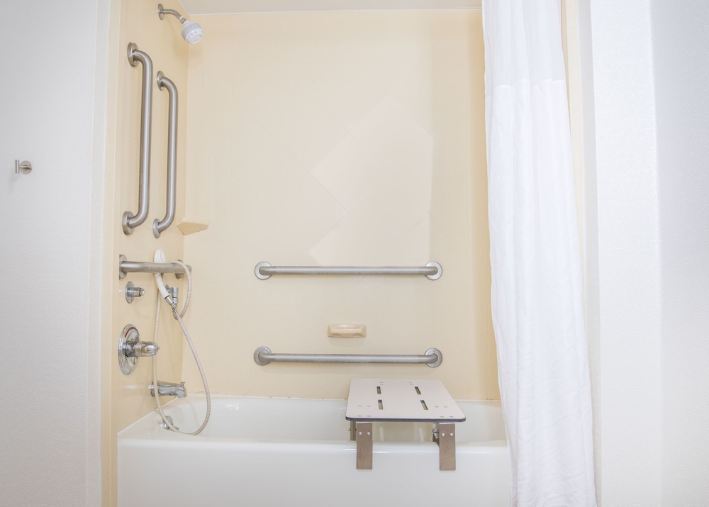 Room, 1 King Bed, Accessible, Bathtub (Mobility) - Photo 8