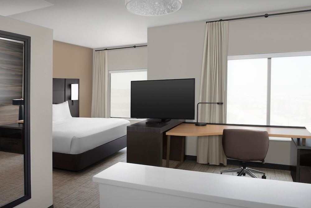 Studio Suite, 1 King Bed with Sofa bed - Photo 4