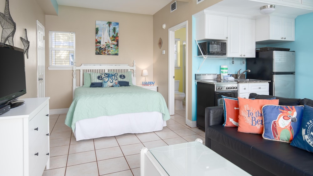 House, Multiple Beds (Nantucket Rainbow Cottages 20a B)