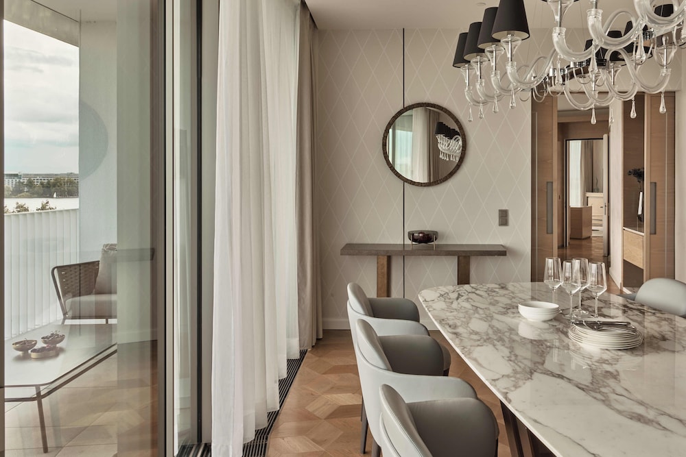 Fontenay Suite thumbnail 5