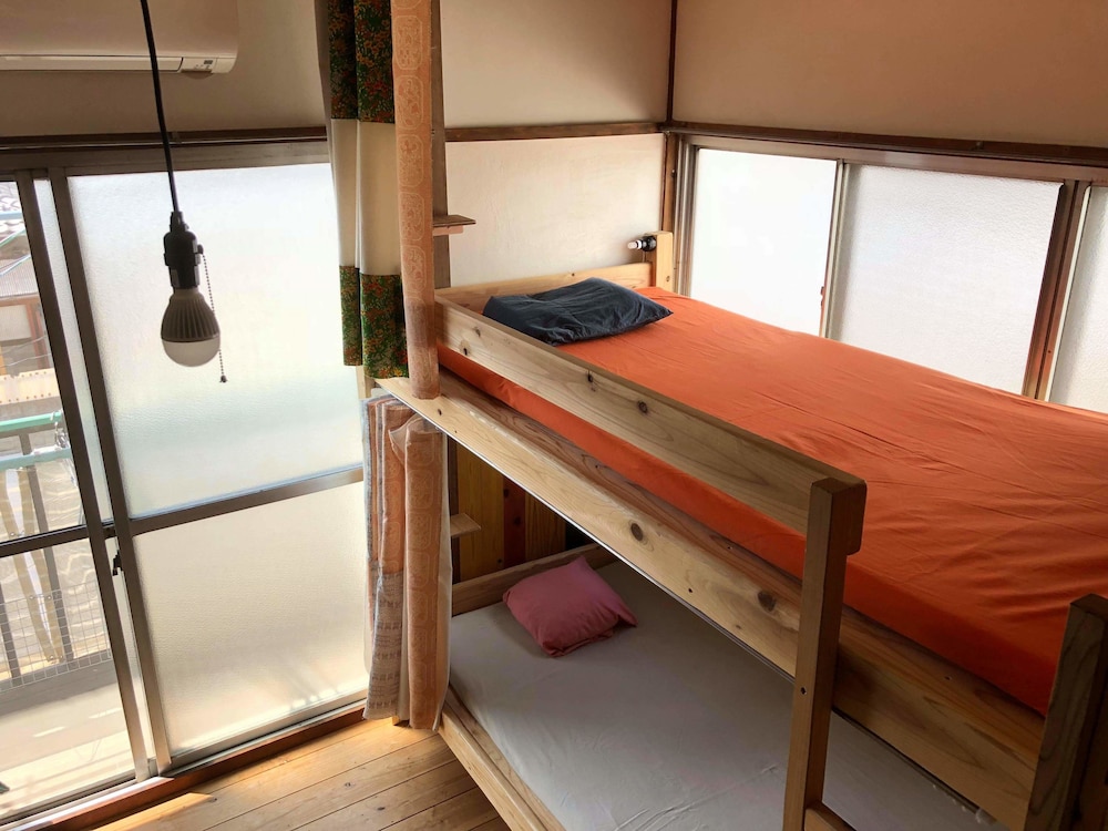 Shared Dormitory, Women only photo 3
