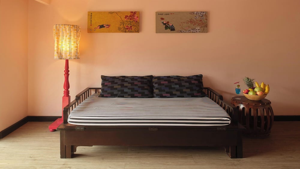 Deluxe Room - Photo 12