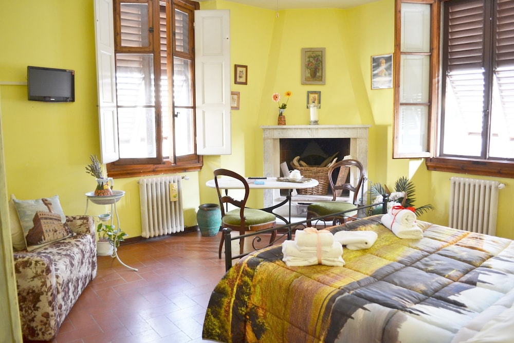 Triple Room, Shared Bathroom