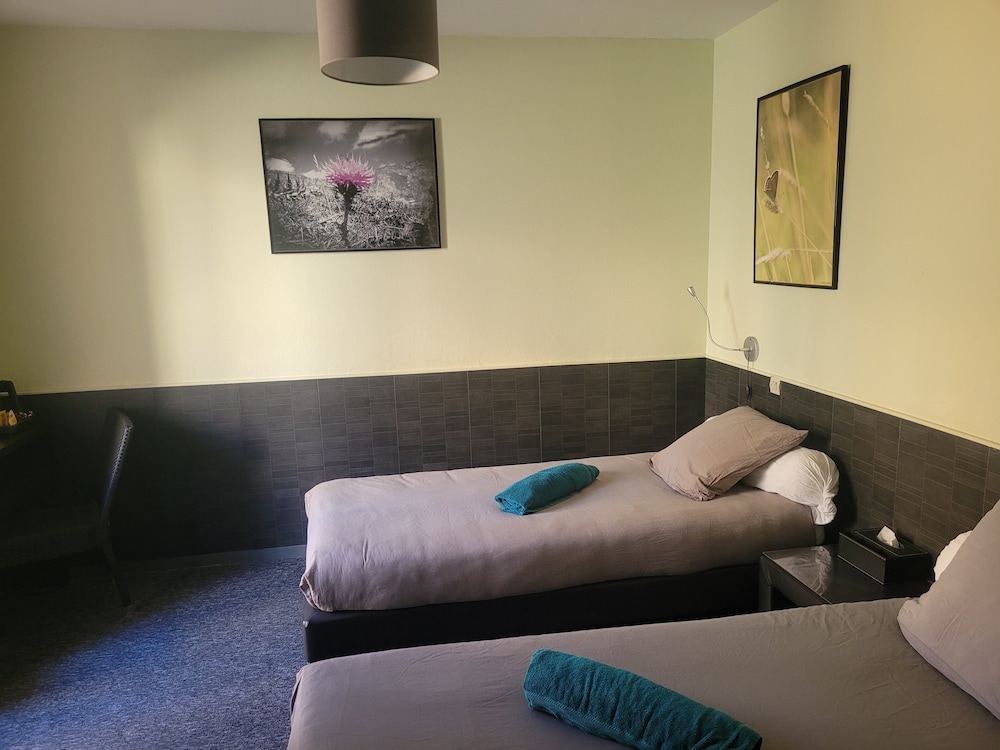 Standard Twin Room, Ensuite (Twin) photo 1