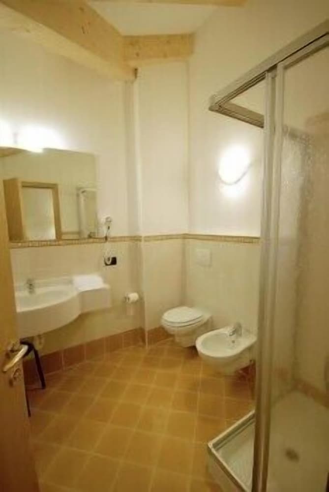 Double Room - Photo 3