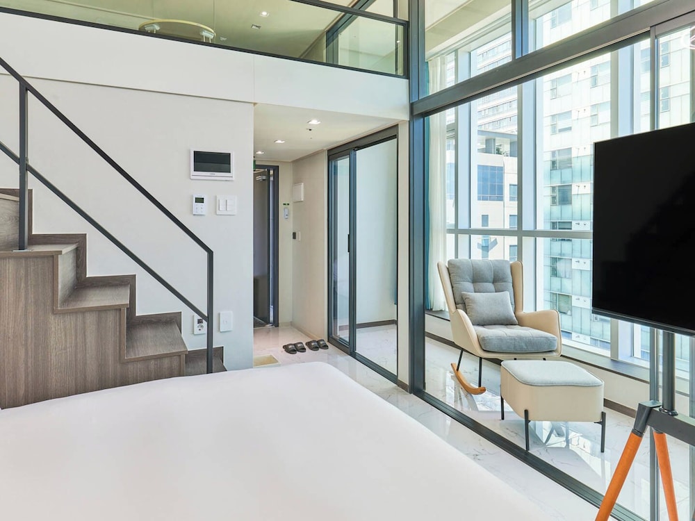 Duplex Ocean Corner Double