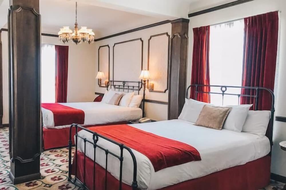 Standard Double Room, 2 Queen Beds photo 1