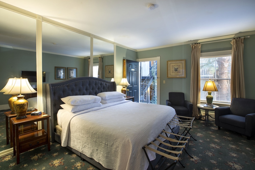 Traditional Room, 1 King Bed, Non Smoking (207 Hammersmith Farm)