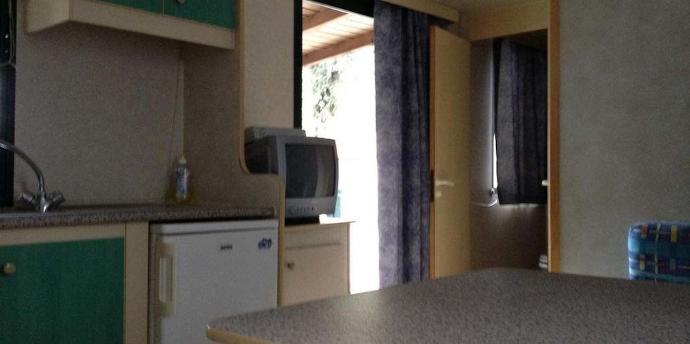 Mobile Home, 2 Bedrooms (38) photo 2