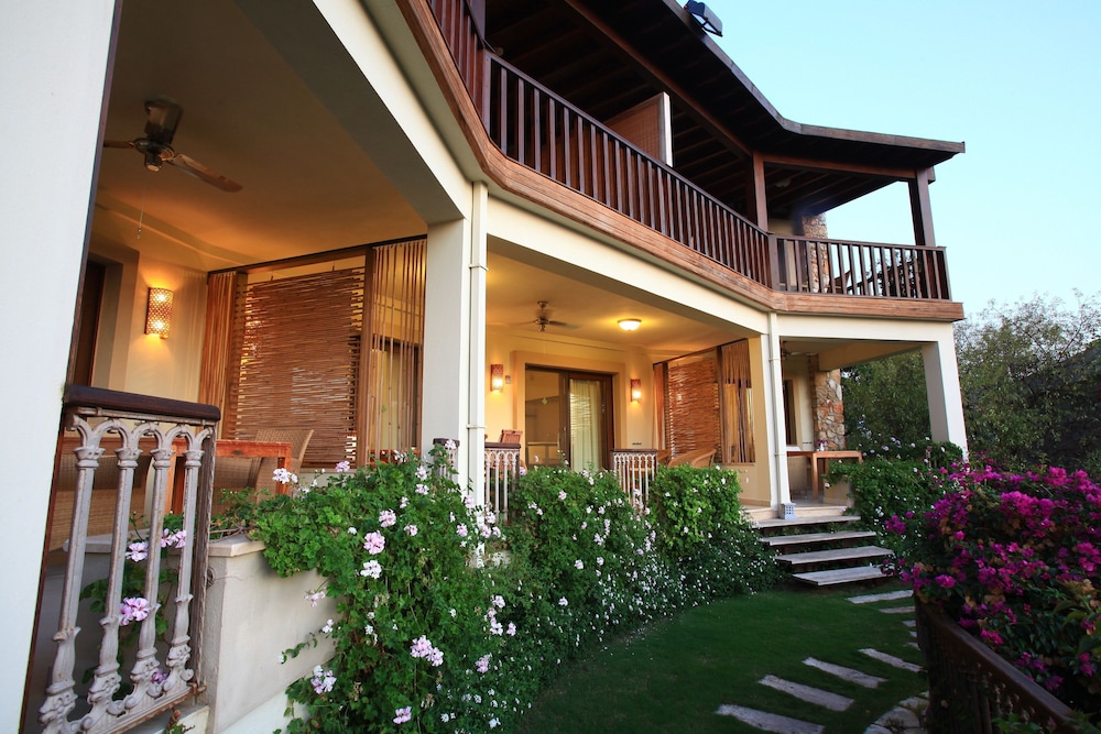Superior Suite with Balcony & Sea View photo 3