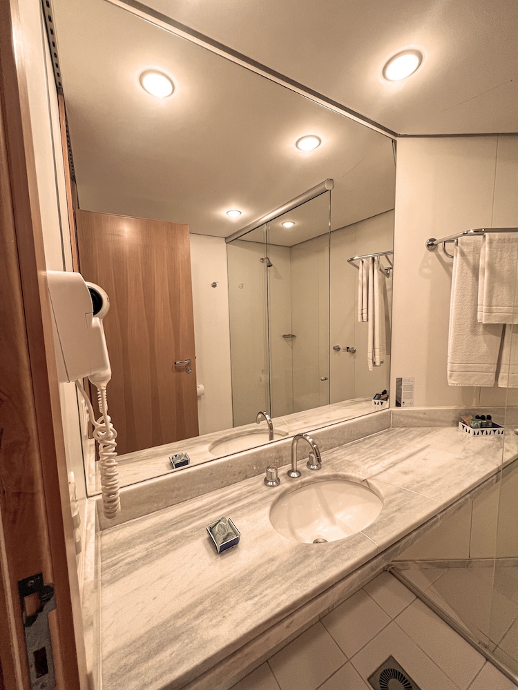 Standard Double Room - Photo 8