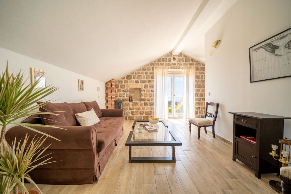 Top View Suite Studio with balcony, Sea view