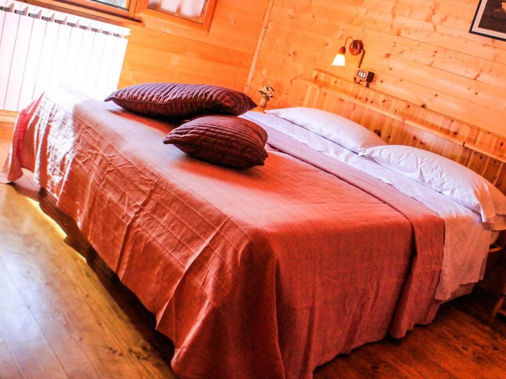 Standard Double or Twin Room, Mountain View photo 2