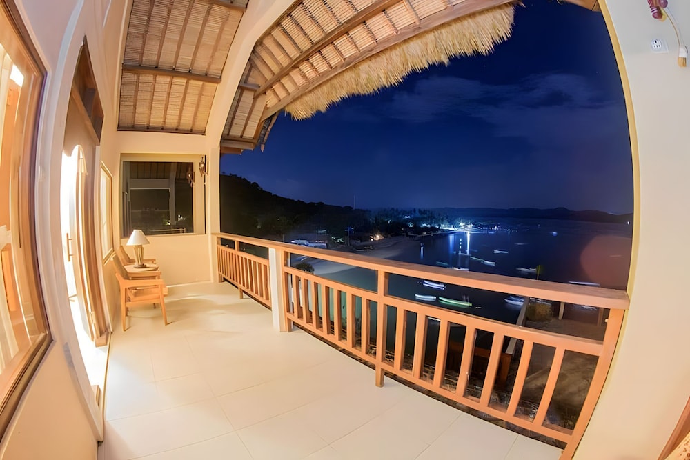 Deluxe Room, Beach View