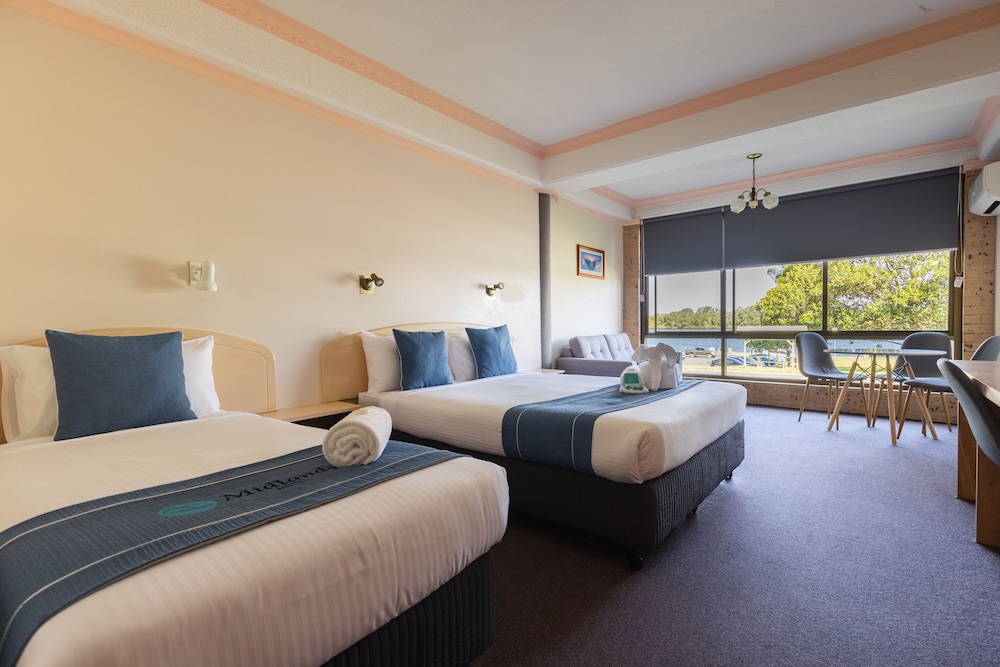 Standard Room, Multiple Beds, River View photo 1