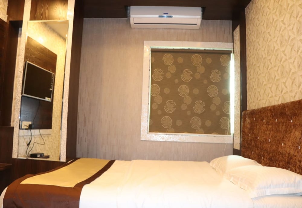 Executive Room - Photo 5