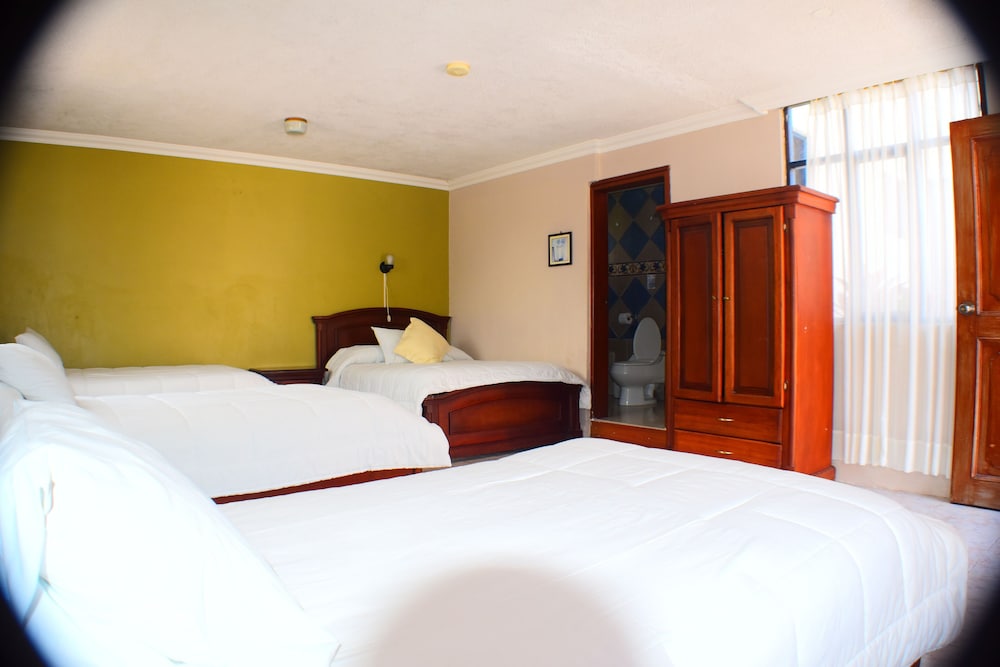 Classic Quadruple Room photo 2