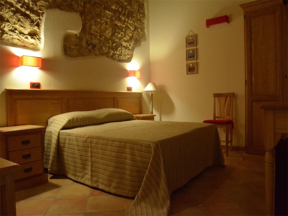 Classic Double or Twin Room photo 2