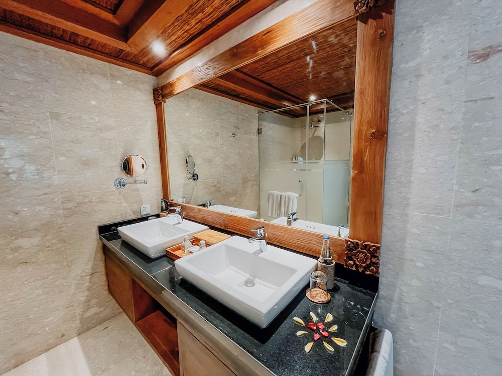 Suite, Balcony - Photo 7