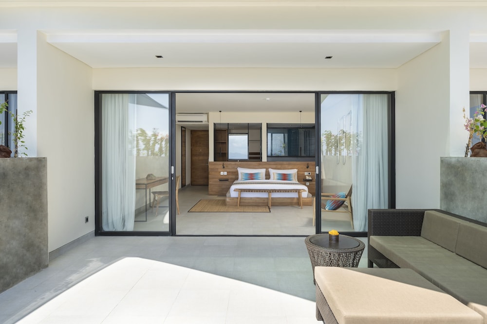 Suite, Ocean View - Photo 2