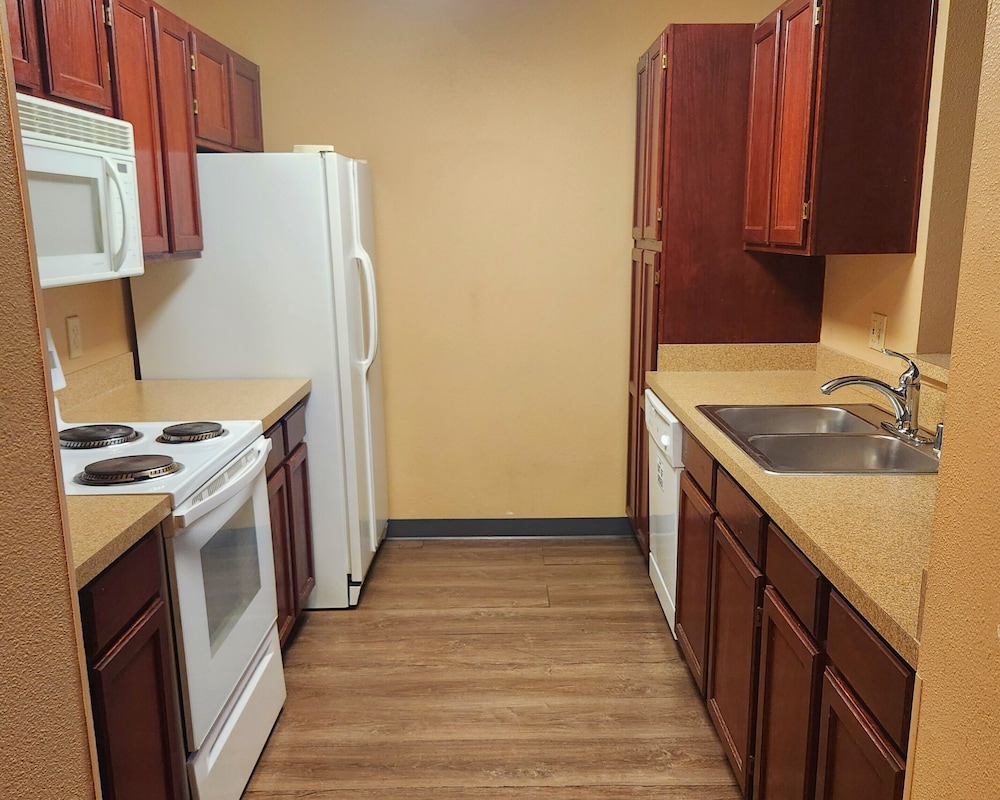 Suite, Multiple Beds, Non Smoking (Efficiency) - Photo 3